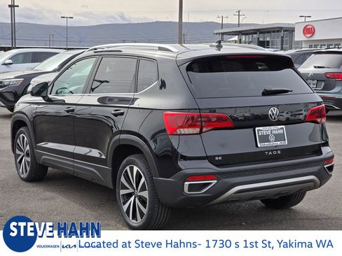 Used 2022 Volkswagen Taos SE image 3