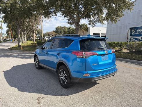 Used 2017 Toyota RAV4 LE image 3