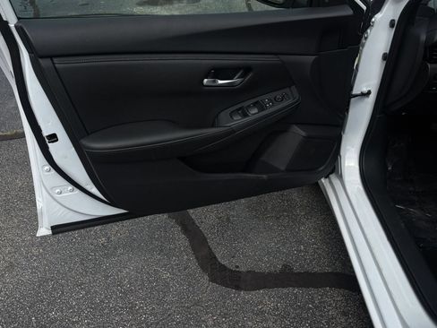 Used 2025 Nissan Sentra SV FWD image 15