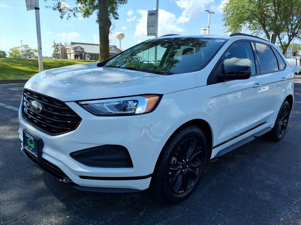 Used 2022 Ford Edge SE w/ Black Appearance Package AWD/4WD image 3