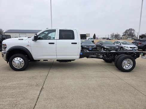 New 2026 RAM 5500 4x4 Crew Cab image 5