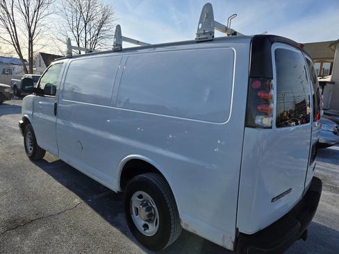 Used 2003 Chevrolet Express 2500 image 8