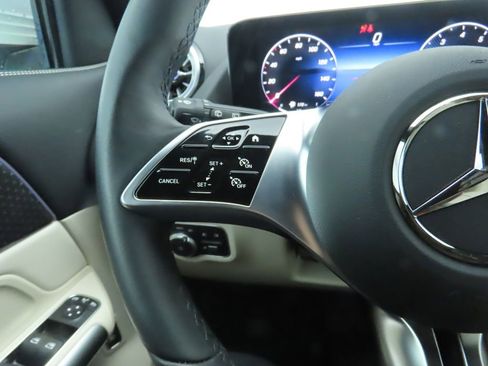 Certified 2025 Mercedes-Benz GLA 250 image 11