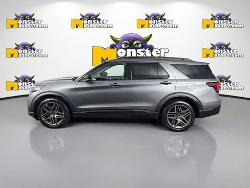 Used 2025 Ford Explorer ST AWD/4WD image 8