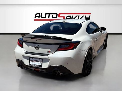 Used 2025 Toyota GR86 Premium w/ ALL Weather Mat Package (TMS) RWD image 7