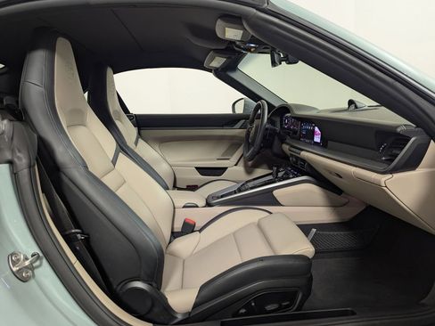 Used 2025 Porsche 911 Carrera image 21