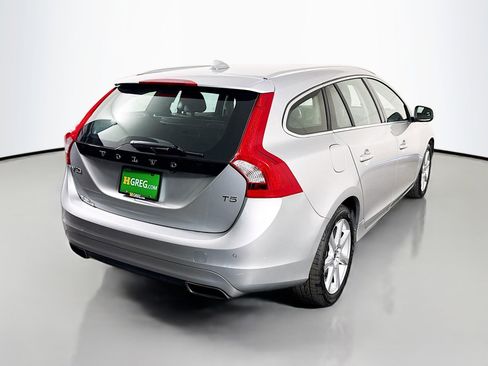 Used 2016 Volvo V60 T5 Platinum w/ Climate Package FWD image 10