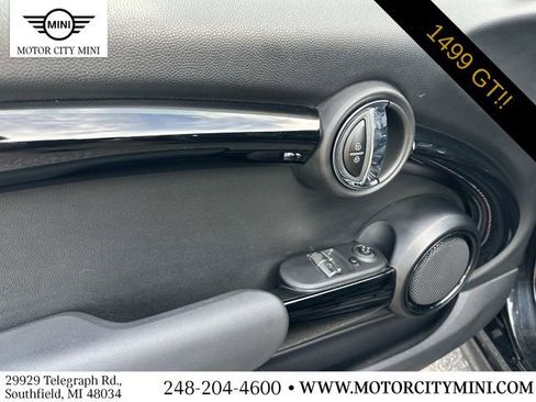 Used 2021 MINI Cooper 2-Door Hardtop image 16