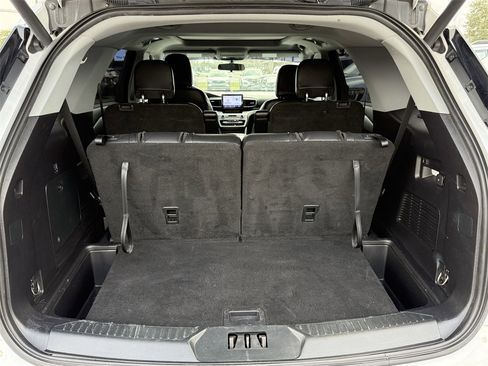 Used 2021 Ford Explorer XLT w/ Equipment Group 202A image 33