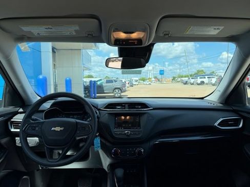 Used 2023 Chevrolet TrailBlazer LS FWD image 14