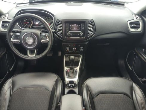 Used 2018 Jeep Compass Latitude image 21