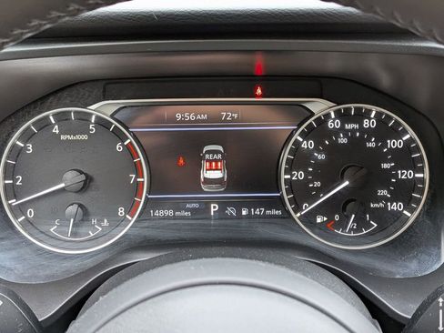 Used 2024 Nissan Rogue SV w/ SV Premium Package AWD/4WD image 16