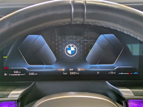 Used 2023 BMW 740i image 25