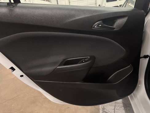 Used 2018 Chevrolet Cruze LT w/ Convenience Package image 28