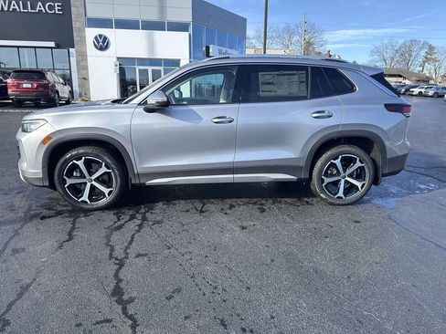 New 2026 Volkswagen Tiguan SE AWD/4WD image 3