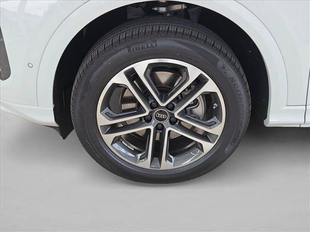Certified 2025 Audi Q5 Premium Plus w/ Premium Plus AWD/4WD image 10
