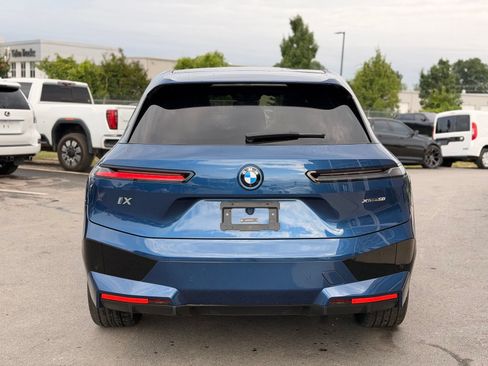 Used 2024 BMW iX xDrive50 w/ Premium Package AWD/4WD image 8