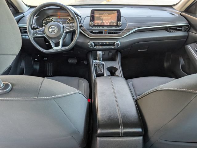 Used 2025 Nissan Altima 2.5 SV FWD image 15