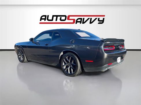 Used 2022 Dodge Challenger R/T w/ Blacktop Package image 5