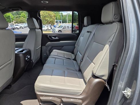 Used 2022 GMC Yukon XL SLT RWD image 11