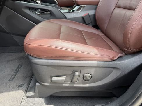 Used 2024 Kia Telluride EX w/ EX Captain's Chair Package FWD image 31