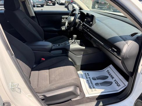 Used 2025 Honda HR-V LX image 24