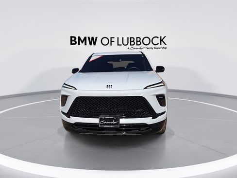 Used 2025 Buick Enclave Sport Touring image 3