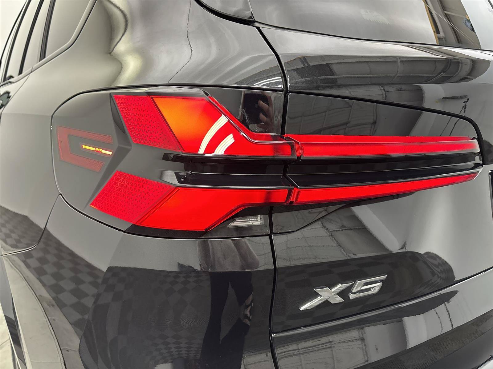 New 2026 BMW X5 xDrive50e w/ M Sport Package AWD/4WD image 19