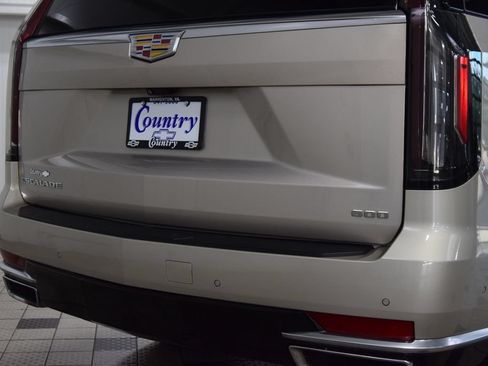 Used 2023 Cadillac Escalade Premium Luxury Platinum AWD/4WD image 21