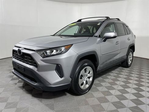 Certified 2019 Toyota RAV4 LE AWD/4WD image 3