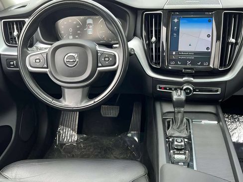 Used 2019 Volvo XC60 T6 Momentum w/ Protection Package Premier AWD/4WD image 7