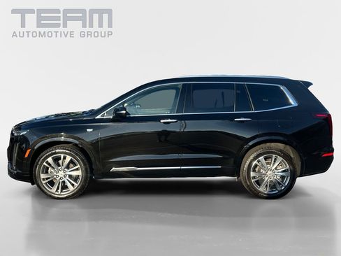 Used 2025 Cadillac XT6 Premium Luxury image 4