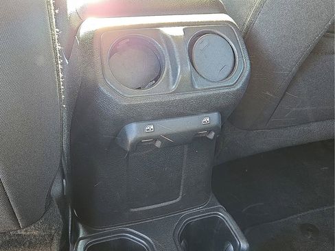 Used 2021 Jeep Wrangler Unlimited Sport image 10