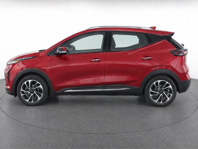 Used 2023 Chevrolet Bolt EUV Premier w/ Sun & Sound Package FWD image 3