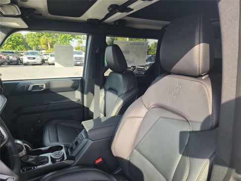 New 2025 Ford Bronco Badlands image 14