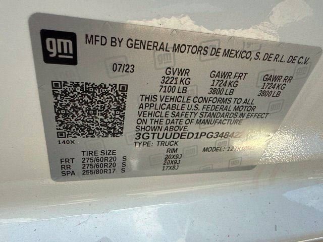Used 2023 GMC Sierra 1500 SLT w/ SLT Premium Plus Package AWD/4WD image 8