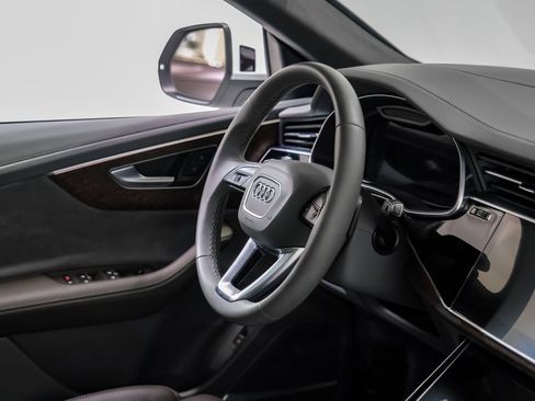 Used 2024 Audi Q8 Prestige image 13