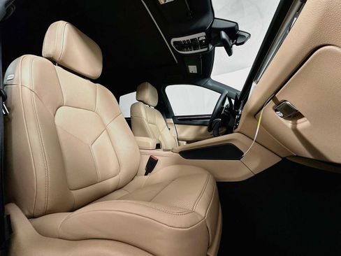 New 2026 Porsche Macan AWD/4WD image 29