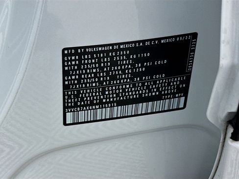 Used 2022 Volkswagen Tiguan SE R-Line image 12