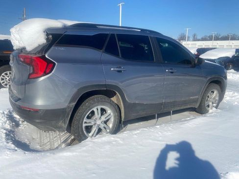 Used 2021 GMC Terrain SLE w/ Driver Convenience Package image 5