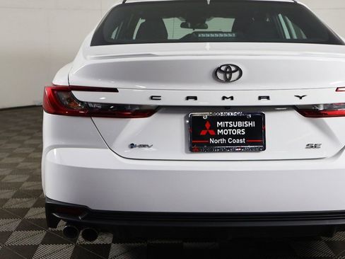 Used 2025 Toyota Camry SE FWD image 13
