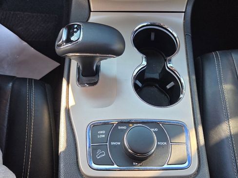 Used 2014 Jeep Grand Cherokee Limited image 18