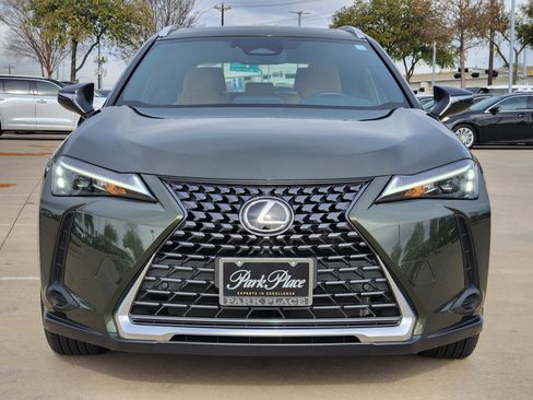 Used 2025 Lexus UX 300h FWD image 8