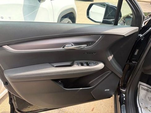 Used 2025 Cadillac XT6 Luxury AWD/4WD image 7