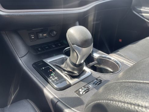 Used 2019 Toyota Highlander Limited Platinum AWD/4WD image 21