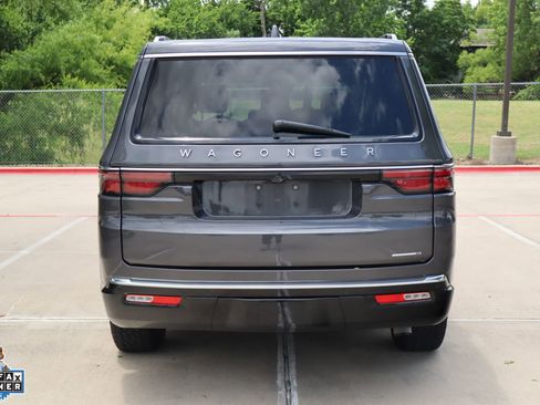 Used 2022 Jeep Wagoneer Series I RWD image 4