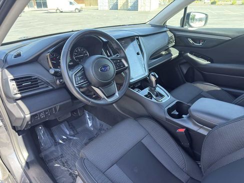 Used 2025 Subaru Outback Premium AWD/4WD image 15