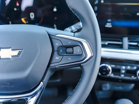 New 2026 Chevrolet Trax LT w/ LT Convenience Package FWD image 11