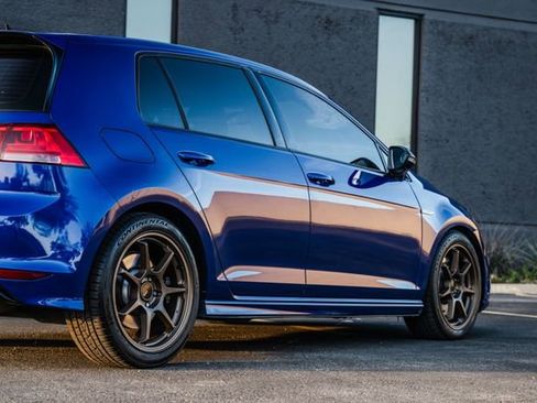 Used 2015 Volkswagen Golf R 4-Door image 48