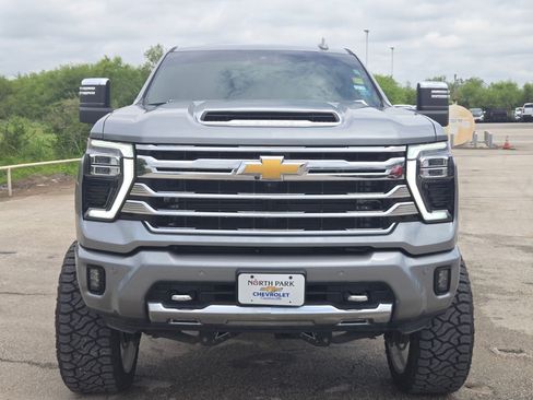 Used 2024 Chevrolet Silverado 3500 High Country w/ High Country Premium Package AWD/4WD image 8